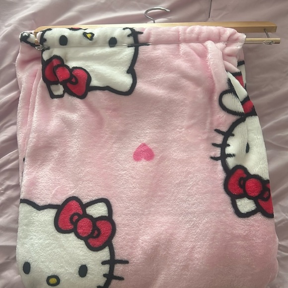 Other - Hello Kitty Valentines Blanket
